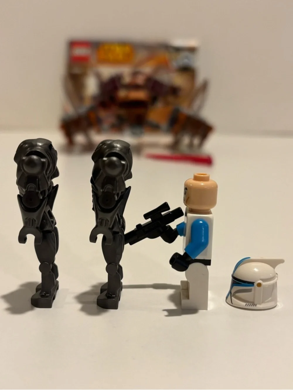 LEGO #75085 Star Wars Hailfire Droid - Picture 3 of 13